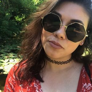 Meet your Posher, Trina